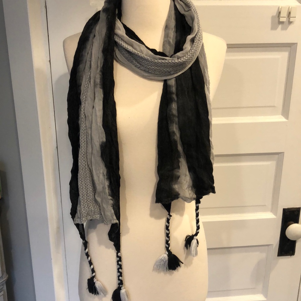 Black and gray braided scarf